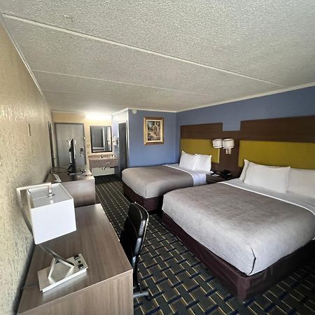 Quality Inn & Suites Near Six Flags East Atlanta Buitenkant foto